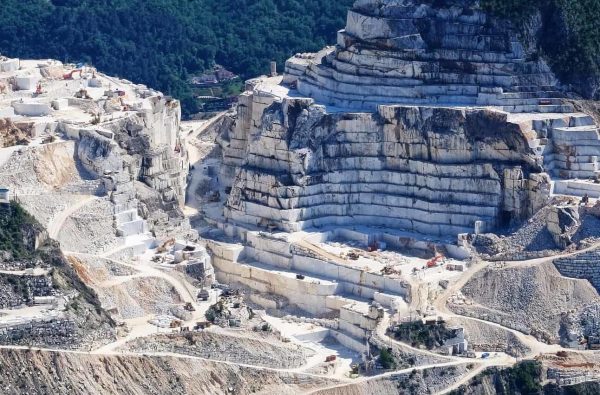 The white marble quarries